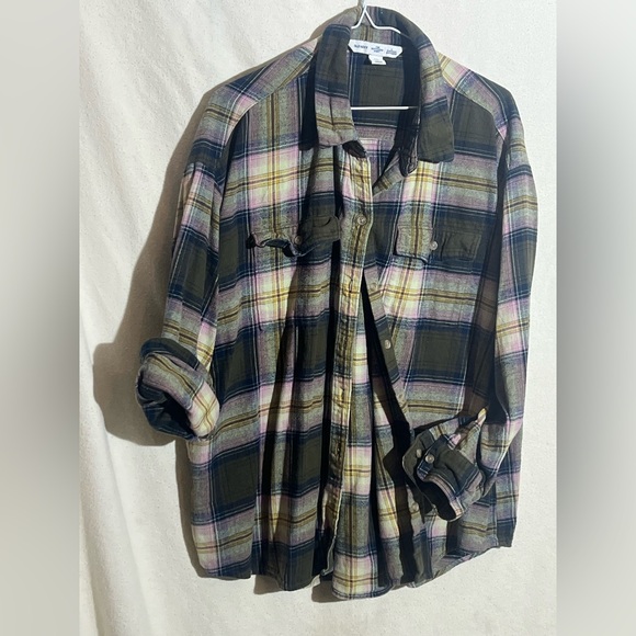 Old Navy Tops - Old Navy Boyfriend Style ButtonDown
